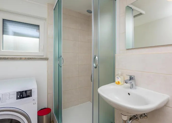 Casa vacanze Lovely In With Sauna *