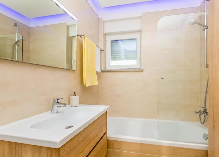 Casa vacanze Lovely In With Sauna