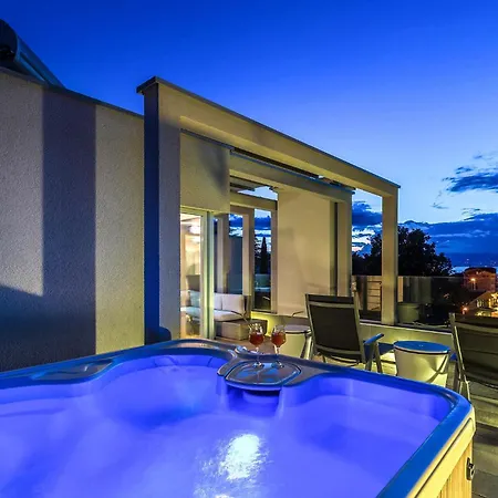 Lovely In With House Sea View Holiday home Malinska